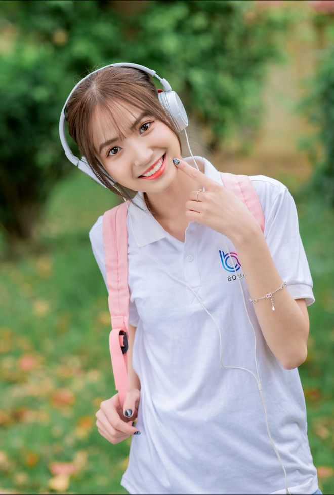 Ngẩn ngơ trước vẻ đẹp thuần khiết của cô giáo mầm non tương lai - 1 Ngẩn ngơ trước vẻ đẹp thuần khiết của cô giáo mầm non tương lai - 1