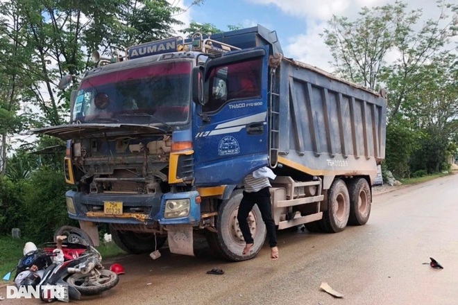 Xe tải chở đất cho công trình đường cao tốc gây tai nạn chết người - 1