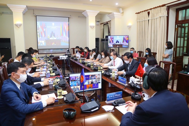 Bộ trưởng Đào Ngọc Dung: ASEAN tiếp tục vững bước vượt qua đại dịch - 1