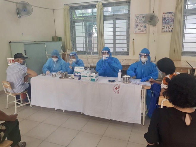 Chuyến bay miễn phí đưa đoàn bác sĩ từ TPHCM về Hà Nội - 7