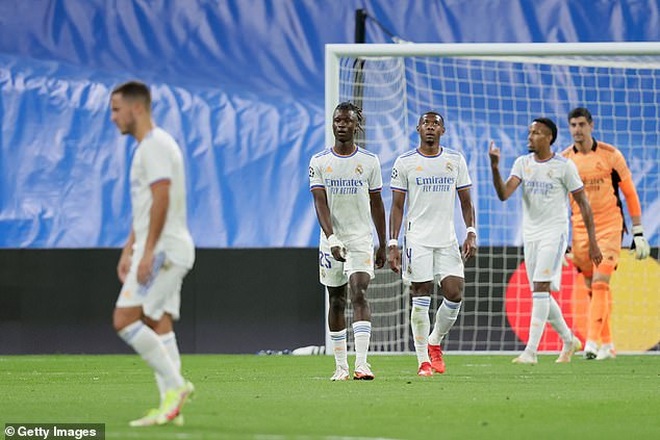 Real Madrid thua sốc trên sân nhà, Inter Milan hòa thất vọng - 7