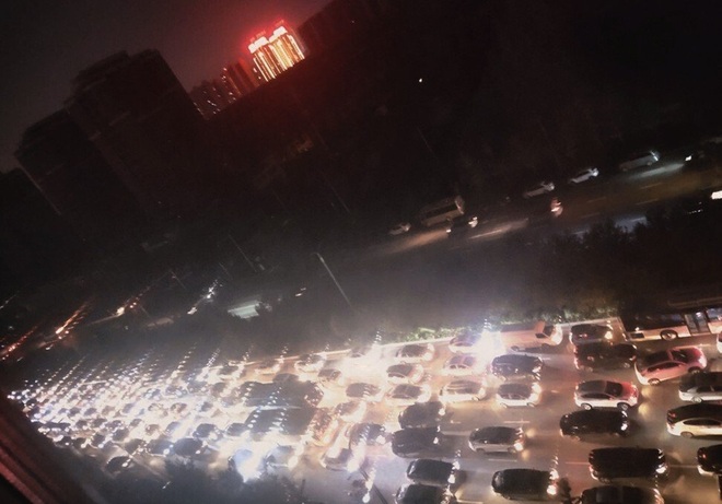 Người Trung Quốc bức xúc vì bị cắt điện chưa từng có tiền lệ - 1 Người Trung Quốc bức xúc vì bị cắt điện chưa từng có tiền lệ - 1