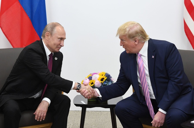 Sách mới tiết lộ điều ông Trump nói riêng với ông Putin tại G20 - 1