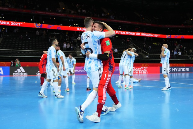 Vào chung kết World Cup, tuyển futsal Argentina được Messi chúc mừng - 3 Vào chung kết World Cup, tuyển futsal Argentina được Messi chúc mừng - 3