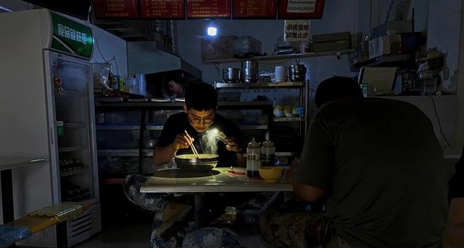Trung Quốc: Khủng hoảng thiếu điện lan tới 2/3 tỉnh thành, thủ đô Bắc Kinh - 1 Trung Quốc: Khủng hoảng thiếu điện lan tới 2/3 tỉnh thành, thủ đô Bắc Kinh - 1