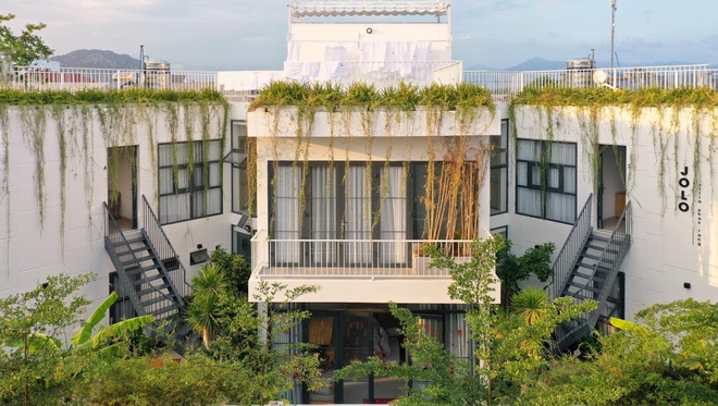 Ngôi nhà lấy cảm hứng từ tàu vũ trụ giữa rừng nhiệt đới ở Phan Rang - 5 Ngôi nhà lấy cảm hứng từ tàu vũ trụ giữa rừng nhiệt đới ở Phan Rang - 5
