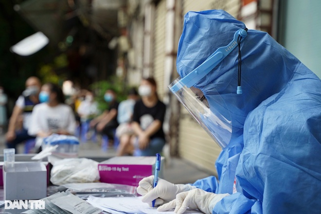 Xét nghiệm 1.400 người liên quan tới ca F0 mới tại Bệnh viện Việt Đức - 8