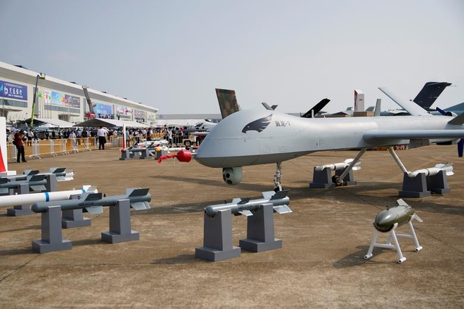 Trung Quốc khoe vũ khí nội địa trong triển lãm hàng không  - 9