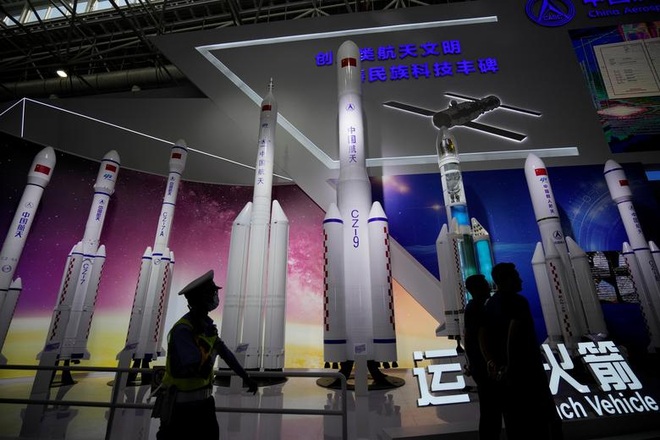 Trung Quốc khoe vũ khí nội địa trong triển lãm hàng không  - 13