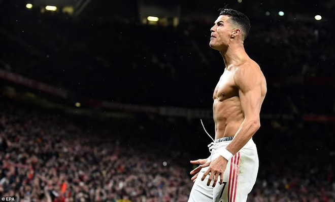 Giúp Man Utd hạ Villarreal, Ronaldo lập kỷ lục mới ở Champions League - 5