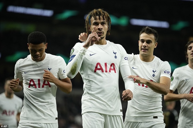 Tottenham đại thắng 5-1, Mourinho giúp AS Roma tìm lại niềm vui - 1