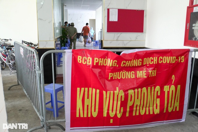 Hàng loạt khu vực nội thành Hà Nội phong tỏa liên quan đến 5 ca F0 mới - 1