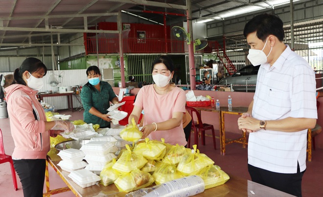 Lãnh đạo ĐBSCL kiến nghị tạm ngưng cho dân về quê vì nguy cơ bùng phát F0 - 4