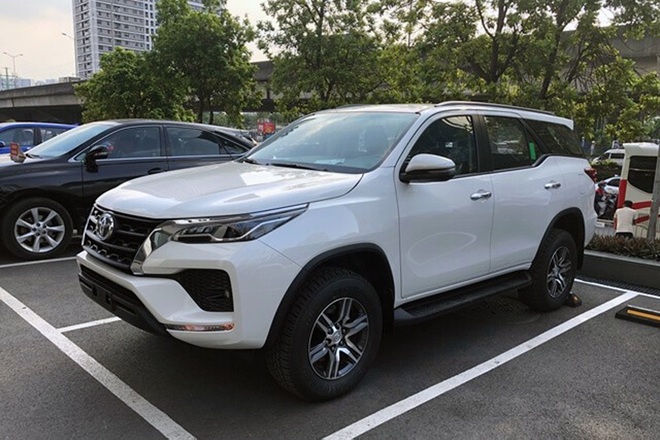 Toyota Fortuner ưu đãi 60 triệu đồng tại đại lý, Vios cũng giảm giá - 1