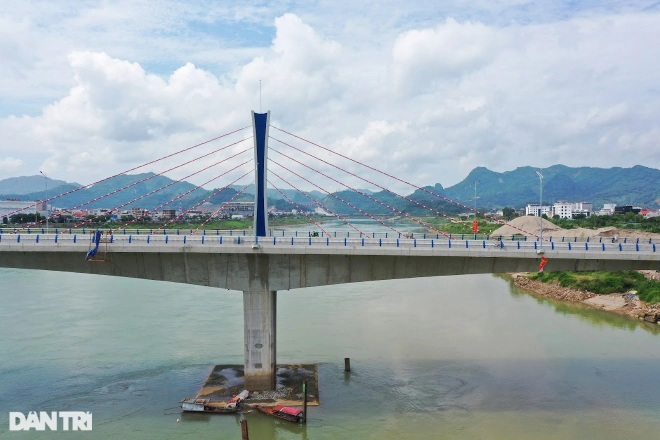 Toàn cảnh cây cầu gần 600 tỷ đồng bắc qua sông Đà ở Hòa Bình được thông xe - 4 cauhoabinh23