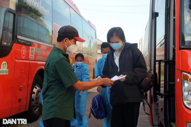 Những chuyến xe 0 đồng đi TPHCM và đón người có nhu cầu về quê - 1 Những chuyến xe 0 đồng đi TPHCM và đón người có nhu cầu về quê - 1