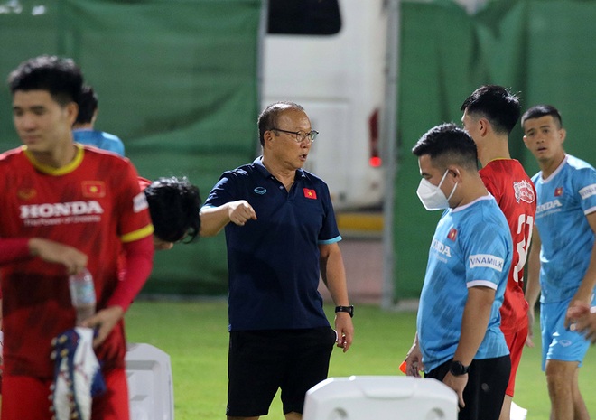HLV Park Hang Seo tung hỏa mù trước trận gặp Trung Quốc - 5