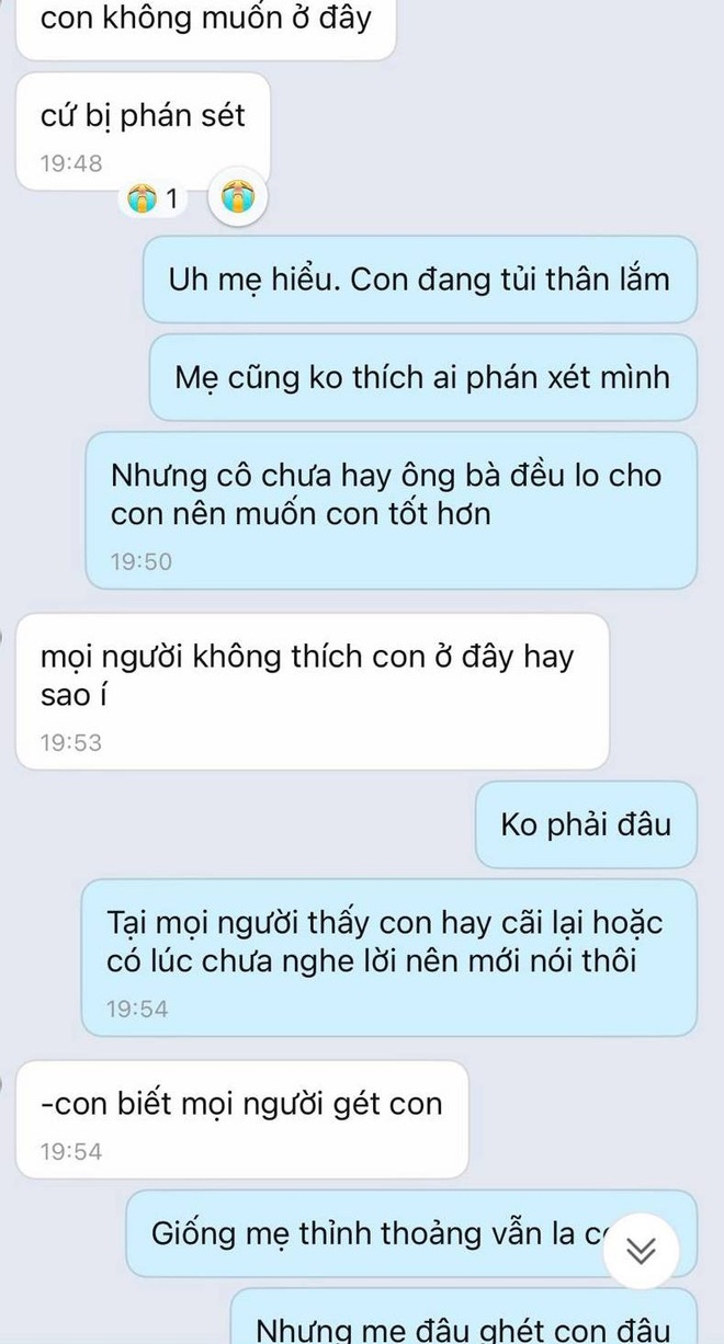 Những đứa trẻ kẹt ở quê do đại dịch: \