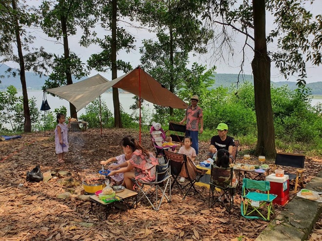 Nới lỏng giãn cách, giới trẻ rủ nhau xê dịch trở lại - 1 Nới lỏng giãn cách, giới trẻ rủ nhau xê dịch trở lại - 1