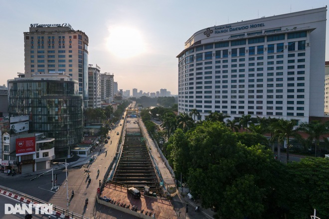 Metro Nhổn - ga Hà Nội: Công trường hoang vắng, cỏ dại mọc um tùm - 2 Metro Nhổn - ga Hà Nội: Công trường hoang vắng, cỏ dại mọc um tùm - 2
