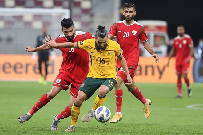 Đè bẹp Oman, Australia hơn đội tuyển Việt Nam tới 9 điểm - 2