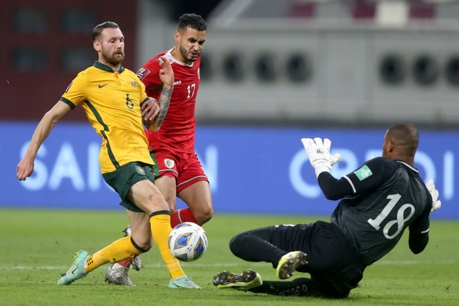 Đè bẹp Oman, Australia hơn đội tuyển Việt Nam tới 9 điểm - 4