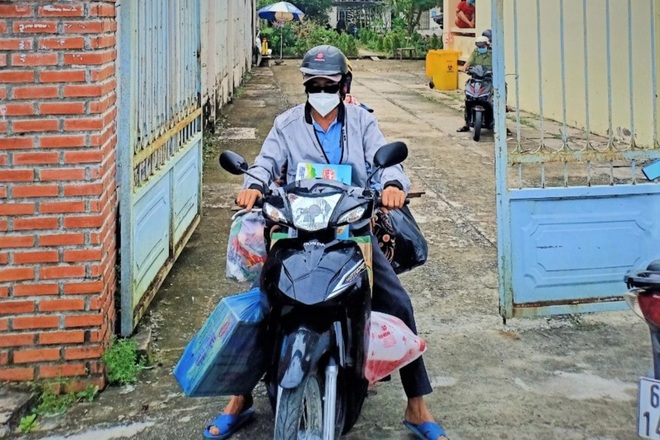 Con mất vì Covid-19, ông bà đưa cháu về Bạc Liêu nhưng đi nhầm tận Cà Mau - 2 Con mất vì Covid-19, ông bà đưa cháu về Bạc Liêu nhưng đi nhầm tận Cà Mau - 2