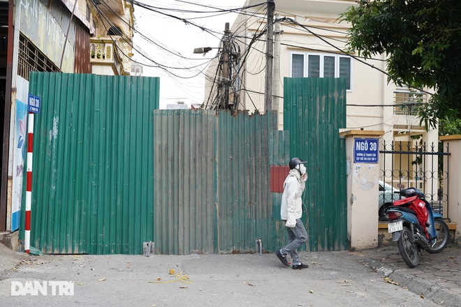 Hà Nội: Rào cứng 2 ngõ, xét nghiệm hàng trăm người dân liên quan 3 ca F0 - 5