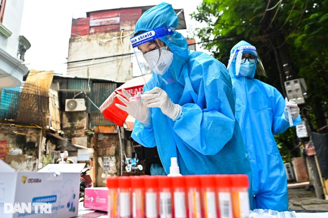 Hà Nội: Phát hiện 2 F0 cộng đồng tại Hoàng Mai, một người là nhân viên y tế - 1 Hà Nội: Phát hiện 2 F0 cộng đồng tại Hoàng Mai, một người là nhân viên y tế - 1