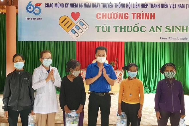 Trao tặng ngôi nhà hạnh phúc cho đoàn viên có hoàn cảnh nghèo - 2 Trao tặng ngôi nhà hạnh phúc cho đoàn viên có hoàn cảnh nghèo - 2