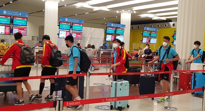 Đội tuyển Việt Nam tới Oman, Tuấn Anh báo tin không vui đến HLV Park - 1