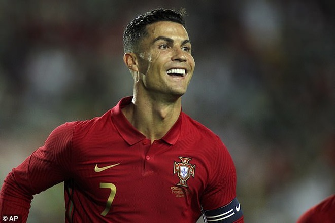 Ronaldo, Bồ Đào Nha, vô địch châu Á - Ronaldo đã mang về ngôi vô địch châu Á cho đội tuyển Bồ Đào Nha. Hãy cùng nhìn lại những khoảnh khắc đáng nhớ của anh trên đất châu Á!