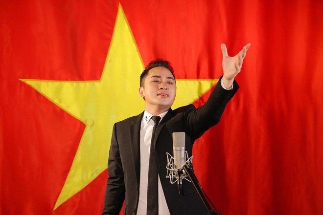 Tùng Dương làm mới Quốc ca thể hiện niềm tự hào dân tộc - 1