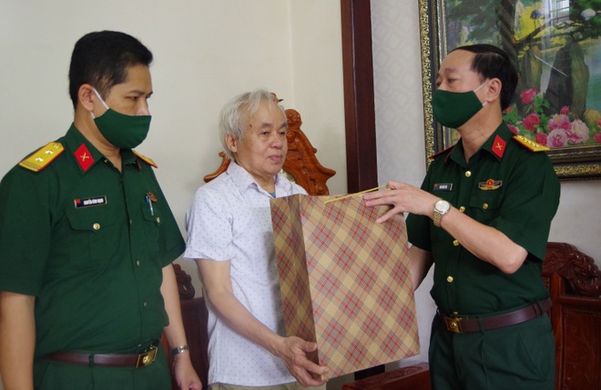 Điểm tựa vững chắc để thân nhân liệt sĩ Rào Trăng gượng dậy sau nỗi đau - 4 Điểm tựa vững chắc để thân nhân liệt sĩ Rào Trăng gượng dậy sau nỗi đau - 4