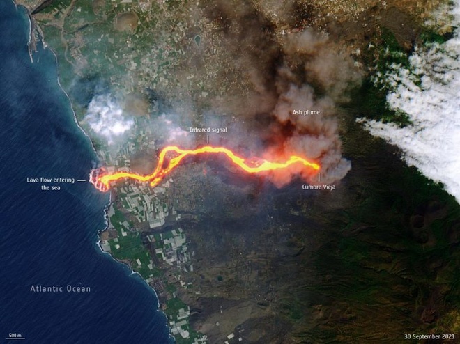 Hình ảnh núi lửa phun trào sáng rõ nhìn từ bên ngoài Trái đất - 2