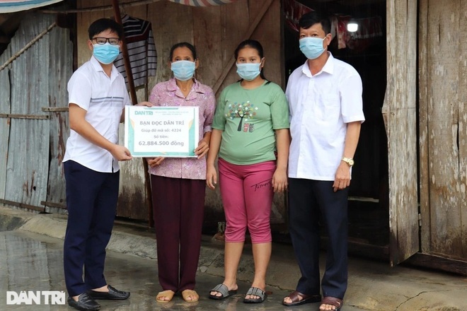Bạn đọc Dân trí giúp đỡ người mẹ nuôi con, cháu khờ dại hơn 90 triệu đồng - 1 Bạn đọc Dân trí giúp đỡ người mẹ nuôi con, cháu khờ dại hơn 90 triệu đồng - 1