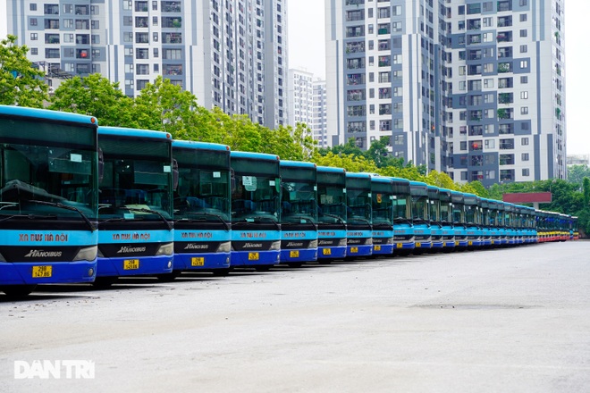Sở GTVT Hà Nội đề xuất cho xe buýt, taxi hoạt động trở lại - 2