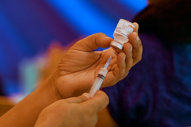Ấn Độ khuyến nghị dùng vaccine Covid-19 nội địa cho trẻ em từ 2 tuổi - 1