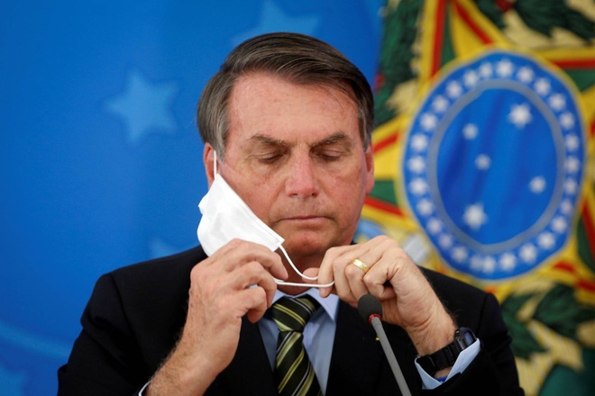 Tổng thống Brazil nổi cáu khi bị chất vấn về số người tử vong do Covid-19 - 1 Tổng thống Brazil nổi cáu khi bị chất vấn về số người tử vong do Covid-19 - 1