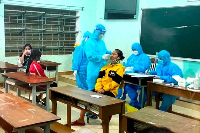Quảng Nam triển khai các biện pháp dập dịch khẩn tại một trường học - 1