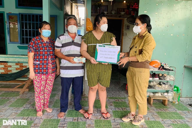 Hơn 75 triệu đồng được trao tận tay bé gái bị mất 5 người thân vì Covid-19 - 1 Hơn 75 triệu đồng được trao tận tay bé gái bị mất 5 người thân vì Covid-19 - 1