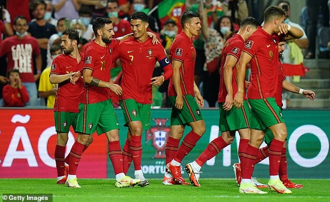 Ronaldo tỏa sáng giúp Bồ Đào Nha thắng đậm, Anh hòa thất vọng Hungary - 5
