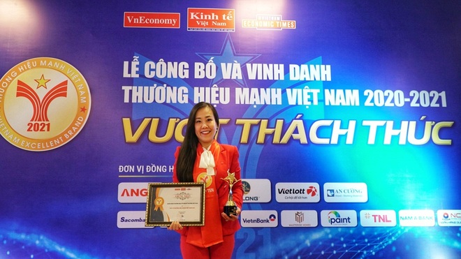 Techcombank được vinh danh Top 10 Thương hiệu mạnh Việt Nam 2021 - 1 Techcombank được vinh danh Top 10 Thương hiệu mạnh Việt Nam 2021 - 1