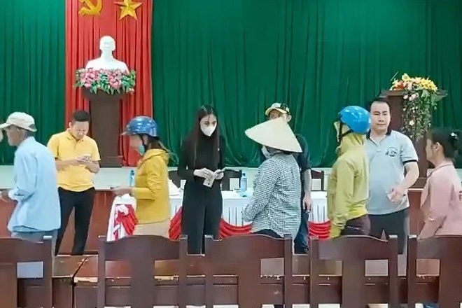 Thêm 4 địa phương xác nhận số tiền từ thiện Thủy Tiên trao - 1 Thêm 4 địa phương xác nhận số tiền từ thiện Thủy Tiên trao - 1