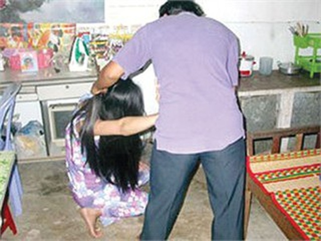 Chồng thất nghiệp, vợ... ăn đòn - 2 Chồng thất nghiệp, vợ... ăn đòn - 2