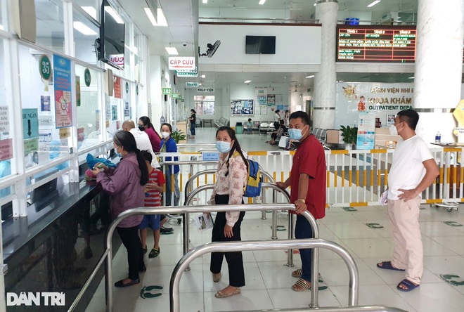 Nguy hiểm khi trẻ sốt xuất huyết nhưng cha mẹ tưởng mắc Covid-19 - 2 Nguy hiểm khi trẻ sốt xuất huyết nhưng cha mẹ tưởng mắc Covid-19 - 2