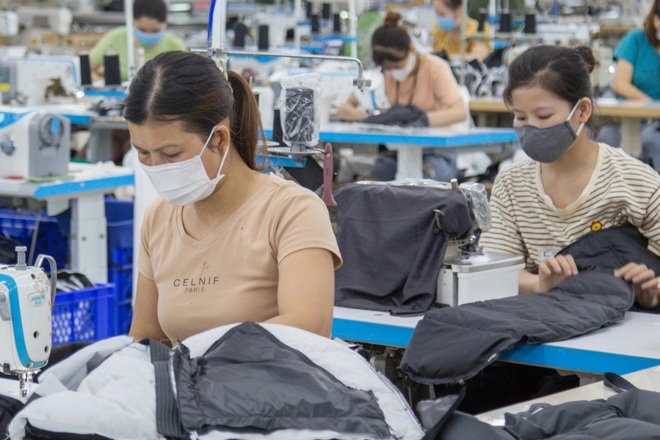 Hơn 80% công nhân đồng ý làm thêm vượt trần 40 giờ/tháng - 1 Hơn 80% công nhân đồng ý làm thêm vượt trần 40 giờ/tháng - 1