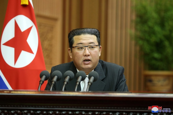 Báo Hàn Quốc nói ông Kim Jong-un giảm 5 kg trong 2 tháng - 1 Báo Hàn Quốc nói ông Kim Jong-un giảm 5 kg trong 2 tháng - 1