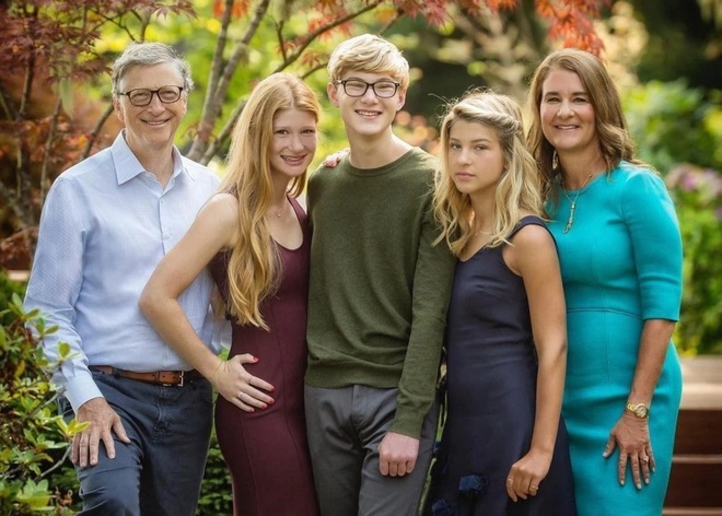 5 tháng sau khi tỷ phú Bill Gates ly hôn, con gái lớn đi lấy chồng - 4