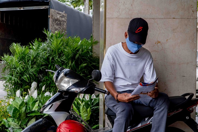 Tiêu sạch 20 triệu dưỡng già, cụ ông quyết chạy xe ôm đến 80 tuổi - 3 Tiêu sạch 20 triệu dưỡng già, cụ ông quyết chạy xe ôm đến 80 tuổi - 3